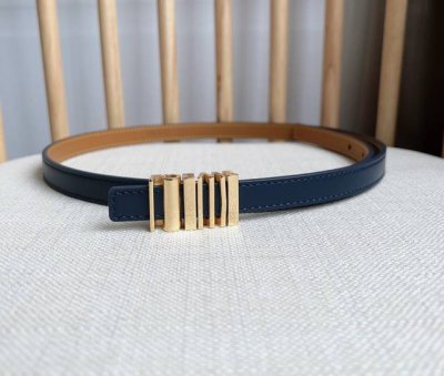 Loewe 罗意威 专柜最新同款腰带 选用光滑牛皮革腰带 配有亮面loewe几何腰带扣五孔调节 卓越的工艺 个性的造型 精美的材质 宽：1.5