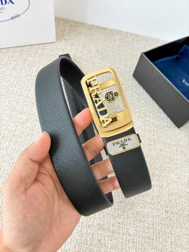 品名：普拉达 Prada腰带 皮带自动带 DDD 型号：自动带，经典纯钢材质自动扣，图片实物拍摄 DDD 材料：百分百头层牛皮，保证真皮。24K纯钢扣专柜同等质