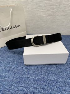 Balenciaga巴黎世家新款时尚腰带，配上复古经典扣，时尚百搭，宽度3.5Cm