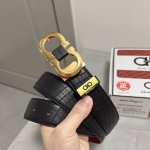 品名：菲拉格幕 原单皮带 材质：原单牛皮腰带 百分百头层牛皮腰带保证真皮，24K纯钢扣，专柜原单品质、做工精细，时尚大牌，送人自用首选 包装： 请认准如图专柜包