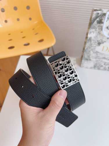 Dio* 迪家必入 绝美Cd字母扣皮带 商务休闲两相宜 明星同款顶级原单 细节 3.5Cm 修长带宽优化腰臀比 双面可戴一皮带=两造型 古金电镀Cd扣光影下自带