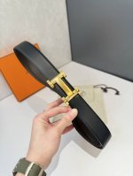 爱～马仕 HermèS 腰带是奢侈品牌爱马仕的经典配饰之一，以其高品质的皮革、精湛的工艺和标志性的设计闻名。 自动平滑扣腰带 精钢五金 搭配原版皮腰带身 长度可
