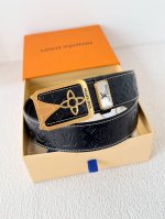 品名： Lv..路易..威登腰带皮带原单 型号：挂扣，经典纯钢材质挂扣，头层牛皮，图片实物拍摄 材料：头层牛皮，挂扣系列，纯钢材质扣头，钯镀电镀工艺永不掉色。经