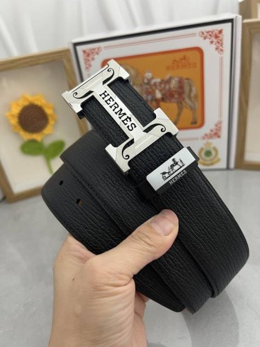 品名：爱马仕.HermèS 材质：原单牛皮腰带 百分百头层牛皮腰带保证真皮，24K纯钢扣，专柜原单品质、做工精细，时尚大牌，送人自用首选 包装： 请认准如图专柜