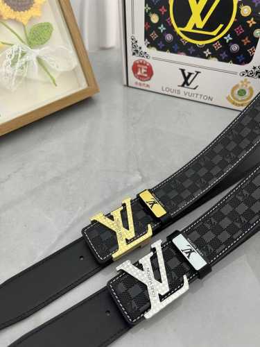 品名 Lv..路易..威登原单 材质 原单牛皮腰带 百分百头层牛皮腰带保证真皮 24K纯钢扣 专柜原单品质 做工精细 时尚大牌 送人自用首选 包装 请认准如图专