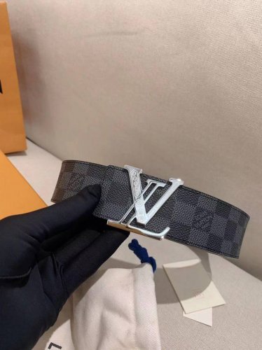 男士驴家皮带 男士经典牛皮腰带 搭配316精钢 针扣镌刻字母扣头 宽:4.0 顶级 原单140