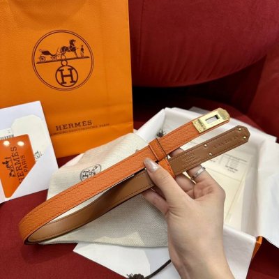 定制级 爱马仕hermes 女士腰带 原单完美正品代购级:法国定制纯进口epsom小牛皮，韧性十足，皮质手感细腻， 搭配316精钢完美kelly .18K金 .