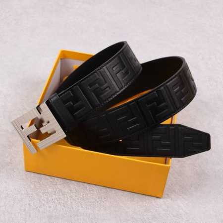特 FENDI 芬迪 专柜同款 宽38MM 标志造型宽皮带。原版FF扣，进口原版小牛皮制成，镀金表面金属制品。男士休闲商务款，奢华时尚，品质保证。 - 点击图像关闭