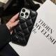 香奈儿手机壳菱格小香风皮标，Pu皮仿羊皮手感舒适 型号：为了不出现报错型号，请打开本机查看手机设置显示的型号 Iphone16系列更新 Iphone16Pro