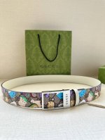 特 宽度3.8Cm Gucci Gg Marmont系列每一季都会推陈出新，为灵感源于70年代的标志性Gg配件注入宠物现代精髓。这款Gg Supreme帆布腰带