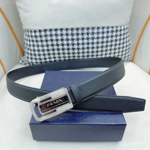 特 品牌：Prada 进口小牛皮，手感细腻柔软。搭配纯钢精品扣，内穿式自动扣男士必备！宽度：3.5Cm