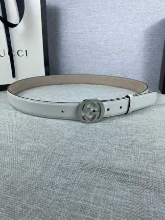 宽度3.0Cm G U C C I 此细款腰带用采光头小层牛皮 精制而成 配以金 银 双G带扣 - 点击图像关闭