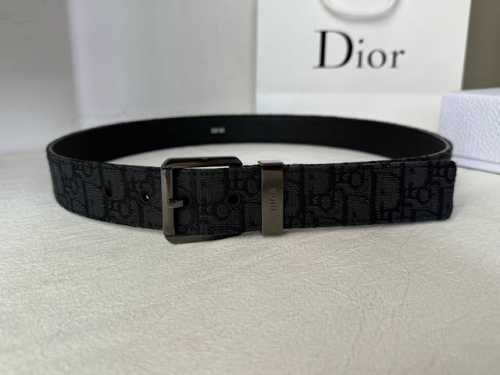 35毫米黑色与米色Dior Oblique印花与黑色牛皮荔枝底，精致金属针扣。简约时尚超级洋气百搭 顶级 原单150