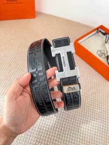 品名： 爱玛仕.Hermes腰带 皮带 原单 DDD 型号：挂扣，经典纯钢材质扣头，双面头层牛皮，图片实物拍摄 DDD 材料：双面头层牛皮，挂扣系列，纯钢材质扣