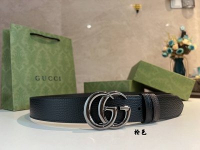 中国新年Gucci男士宠儿精选40Mm腰带，双G带扣旋转设计使用灵活，牛皮手感细腻轻触亲肤，无论设计到做工，倾力打造。