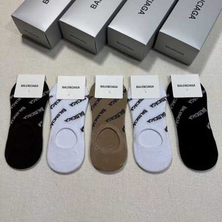 特 Balenciaga 巴黎世家大巴黎经典女款隐形袜子 一盒五双 纯棉材质织造，上脚柔软舒适，精挑细选的颜色搭配大巴黎经典Logo大牌出街，潮人必备超好搭 - 点击图像关闭