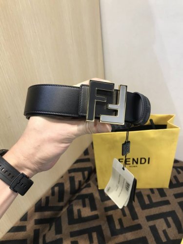特 配送专柜包装 打孔针 新款 Fd 宽38 Mm 支持Nfc 芯片扫描，标志造型皮带，原版F双层间色铆钉扣，进口原版小牛纹配老花制成，手感柔软，镀金表面金属制