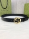 宽度4.0 Gucci互扣式双G带扣腰带，采用光滑原版小牛皮热压印技术的Gucci Signature皮革精制而成，触感厚实，印花图案清晰分明。