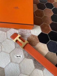 Hermes原单品质经典男款腰带专柜Togo皮搭配精钢焊点扣38毫米，实用与美观兼并。6524280