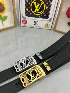 品名：Lv..路易..威登自动带 材质：原单牛皮腰带 百分百头层牛皮腰带保证真皮，24K纯钢扣，专柜原单品质、做工精细，时尚大牌，送人自用首选 包装： 请认准如