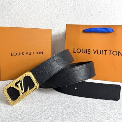 Louis Vuitton 路易威登不锈钢字母板扣 寬度4.0Cm 男士钢扣腰帶 意大利進口头层牛皮底自然精巧的格纹圖案 全新真皮腰帶 百搭休閒 时尚精美
