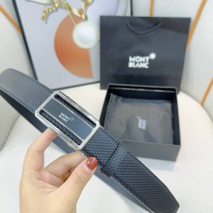 特 品牌：万宝龙 进口小牛皮，手感细腻柔软。搭配纯钢精品扣，自动扣男士必备！宽度：3.5Cm