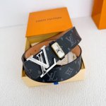 品名： Lv..路易..威登腰带皮带原单 型号：挂扣，经典纯钢材质镶钻挂扣，头层牛皮，图片实物拍摄 材料：头层牛皮，挂扣系列，纯钢材质扣头，钯镀电镀工艺永不掉色