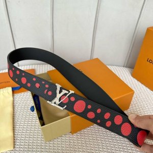 特 片裝1 寬：30Mm 驢家新品 Ss特別限定女士腰帶 驢家&草間彌生聯名系列 新款字母搭扣 搭配原廠荔枝紋飾有手繪立體波點印花紋 進口小牛皮底 雙面用