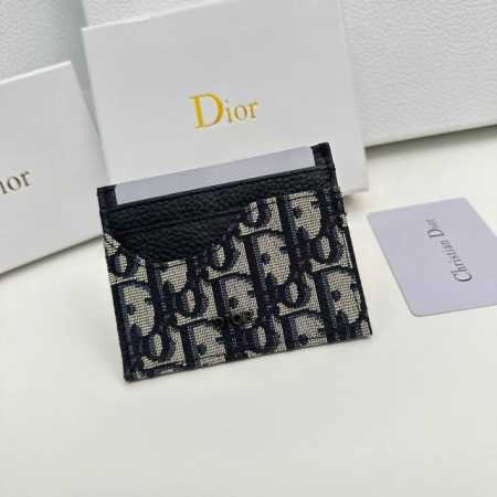 Dior D18颜色 黑色 尺寸 10X7.5 Dior 专柜同步最新款出货！采用里外头层小牛皮 ，做工精致，超多卡位，超薄款设计，携带方便！ - 点击图像关闭