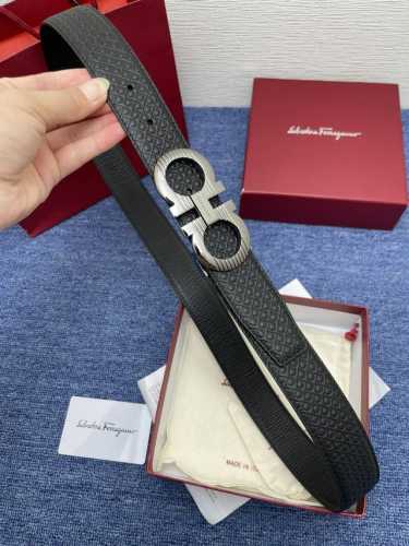 特 Ferragamo.菲拉格慕 全套包装 宽度3.5Cm 高级定制款男士皮带 双面进口牛皮 可双面使用 自行选择搭配 真材实料 很有质感 时尚经典不失风范 搭