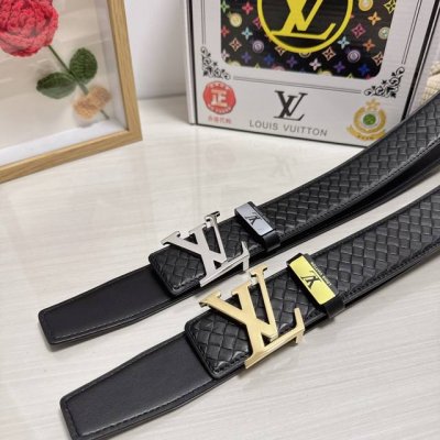 品名：Lv..路易..威登 材质：原单牛皮腰带 百分百头层牛皮腰带保证真皮，24K纯钢扣，专柜原单品质、做工精细，时尚大牌，送人自用首选 包装： 请认准如图专柜