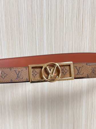 当季新款，2.5宽双尖原单1比1.一面帆布印黄花，一面棕色进口牛皮，.搭配精品 - 点击图像关闭