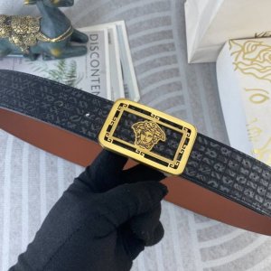 范思哲 特种皮腰带系列 ，原厂五金精品不锈钢扣，手感柔软舒适 宽3.8Cm。