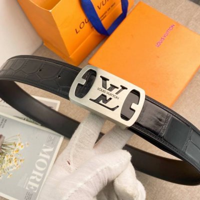 Lv 特种皮腰带系列 ，原厂五金精品不锈钢扣 手感柔软舒适 宽3.8Cm。