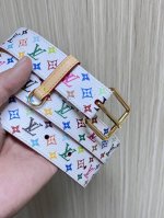 当季新款，3.0Mm白彩，路易威登与日本艺术家村上隆联袂打造L Lv D-Ring 双面腰 带，以Monogram Multicolor 帆布展现艺术家对品牌经