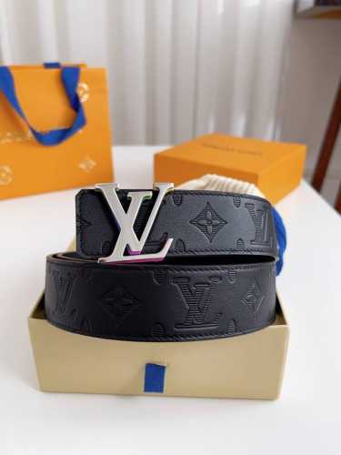 特 Lv 宽度4.0 双面进口小牛皮材质，真材实料，精细的做工，用心制作。