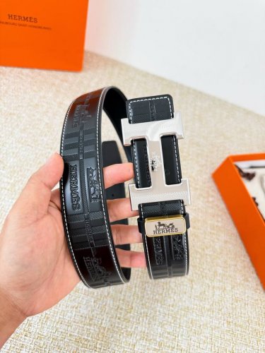 品名： 爱玛仕.Hermes腰带 皮带 原单 型号：挂扣，经典纯钢材质扣头，双面头层牛皮，图片实物拍摄 材料：双面头层牛皮，挂扣系列，纯钢材质扣头，镀钯电镀工艺