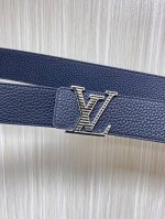 4.0双面荔枝纹进口牛皮，双色搭配精品扣头，实物实拍，官网同步，细节看图。