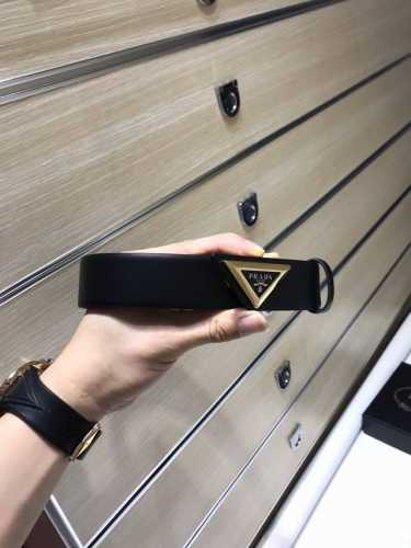 特 配送专柜包装 打孔针 宽35Mm，支持Nfc 原单双面进口头层牛皮带身，搭配原版经典三角标扣，手感.油边近乎完美，原产皮料牛皮定制，质感无可挑剔，出众的细节