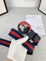 宽度4.0Cm G U C C I 经典帆布织带腰带 头尾用采头层小皮牛的点缀 配以织纹质皮滚边和原单钢扣。夏季男百女搭款 上身效超果级棒