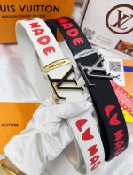 皮带：Lv..路易..威登顶级复刻. 腰带：原单品质百分百头层牛皮，保证真皮。双层双色渐变边框镶嵌水晶玉石设计.真空电镀.永不掉色.24K纯钢扣手绘涂鸦