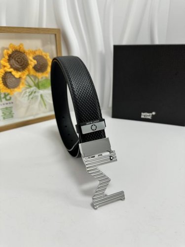 品名：万宝龙 Montblanc 材质：原单牛皮腰带 百分百头层牛皮腰带保证真皮，24K纯钢扣，专柜原单品质、做工精细，时尚大牌，送人自用首选 包装： 请认准如