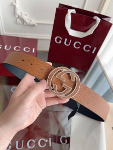 Gucci.古驰 全套包装 绝美Gucci 双G扣男士新款腰帶 專櫃同步 寬4厘米 雙面進口荔枝紋雙面雙色可用 精緻真空電鍍雙G鋼扣 時尚百搭款