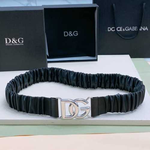 Dg 徽标卷褶牛皮弹力腰带，整体包裹软质卷褶牛皮覆层，风格干练摩登，浅金色、银色 电镀金属 Dg 徽标搭扣 4Cm 尺寸S M L Xl