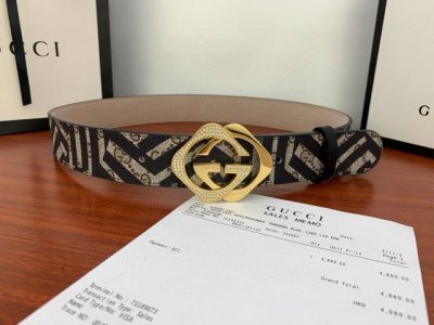 Gucci 经典款G家印花 搭配顶级镶钻两件套钢扣 采用精挑细选进口顶级牛皮，手感柔软细腻！品质保证：带身宽度4.0Cm