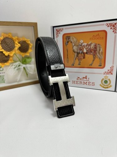 品名：爱马仕.Hermès 原单 材质：原单牛皮腰带 百分百头层牛皮腰带保证真皮，24K纯钢扣，专柜原单品质、做工精细，时尚大牌，送人自用首选 包装： 请认准如