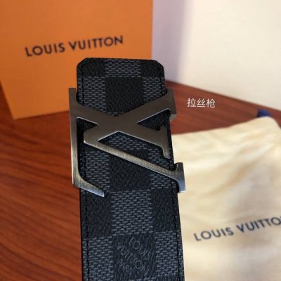 品牌：Lv.易路威登 材料： 意大利进口原版牛皮，原版皮钢扣。百搭西裤牛仔裤，时尚大牌。实物更靓专柜品质。配送全套礼盒包装，打孔器，手提袋，香港发票 颜色： 如