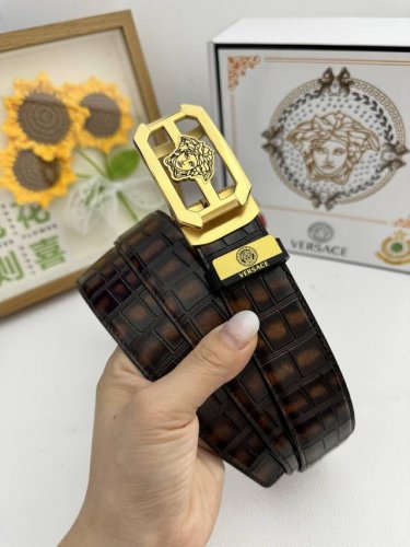 品名：Versace.范思哲 自动带 材质：原单牛皮腰带 百分百头层牛皮腰带保证真皮，24K纯钢扣，专柜原单品质、做工精细，时尚大牌，送人自用首选包装： 请认准