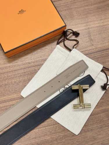 特P200 Traverse Belt Buckle & Reversible Leather Strap 40Mm