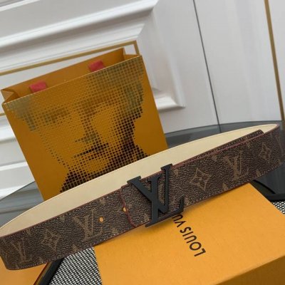 P4.0Cm Pharrell Williams 以 New Steamer 系列的 Monogram 帆布重绎经典 Lv Initiales 双面腰带，呈现个